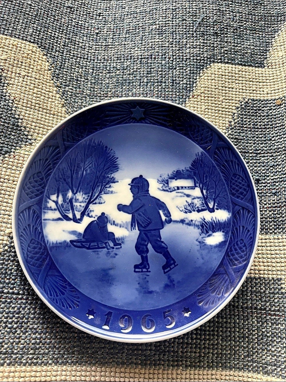 Royal Copenhagen Little Skaters 1965 Blue & White Porcelain Plate